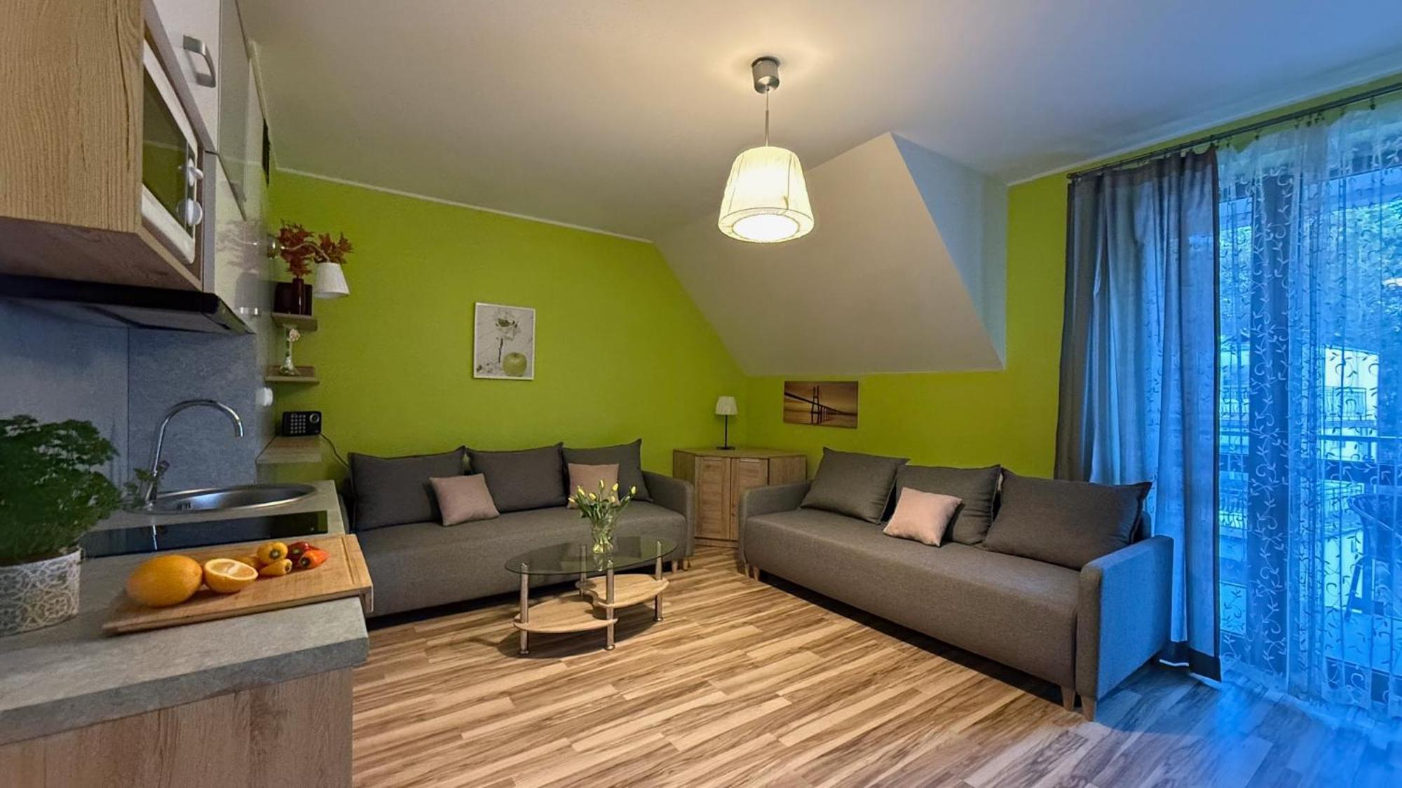 Morskie Apartamenty Przy Plazy Piamola クリニツァ・モルスカ エクステリア 写真